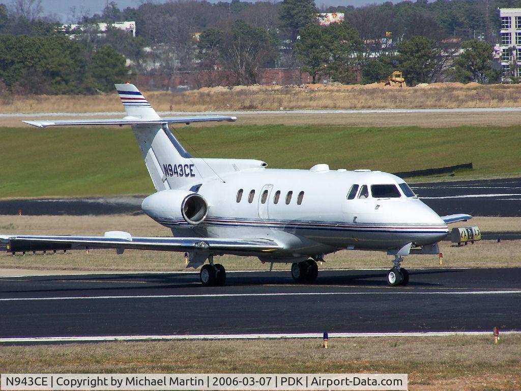 N943CE, 1981 British Aerospace HS.125-700A C/N 257141/NA0300, Taxing to Mercury Air Center