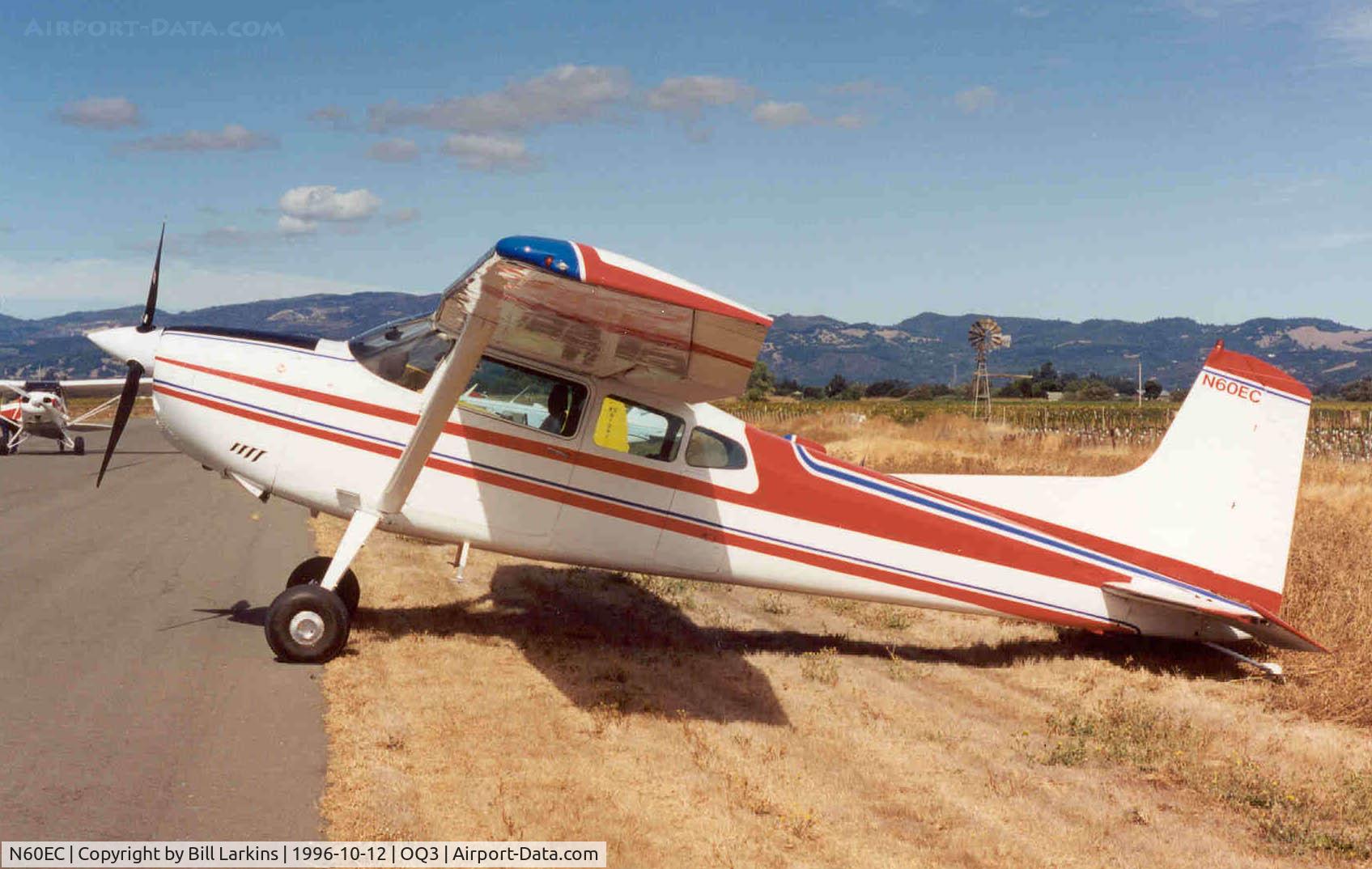 N60EC, 1979 Cessna A185F Skywagon 185 C/N 18503913, Unusual paint scheme on a Cessna 185