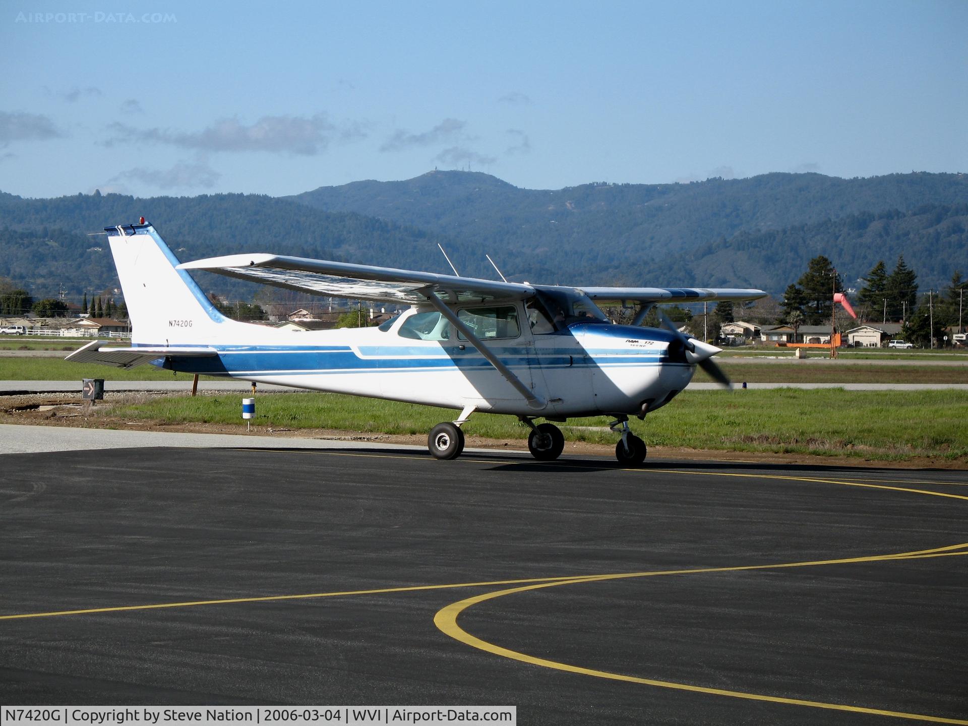 N7420G, 1970 Cessna 172K Skyhawk C/N 17259120, 1970 Cessna 172  taxying at Watsonville, CA