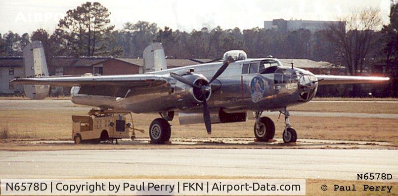 N6578D, 1944 North American B-25J Mitchell Mitchell C/N 108-34783, The sun glints off the polished metal of the cunsummate Ramp Queen