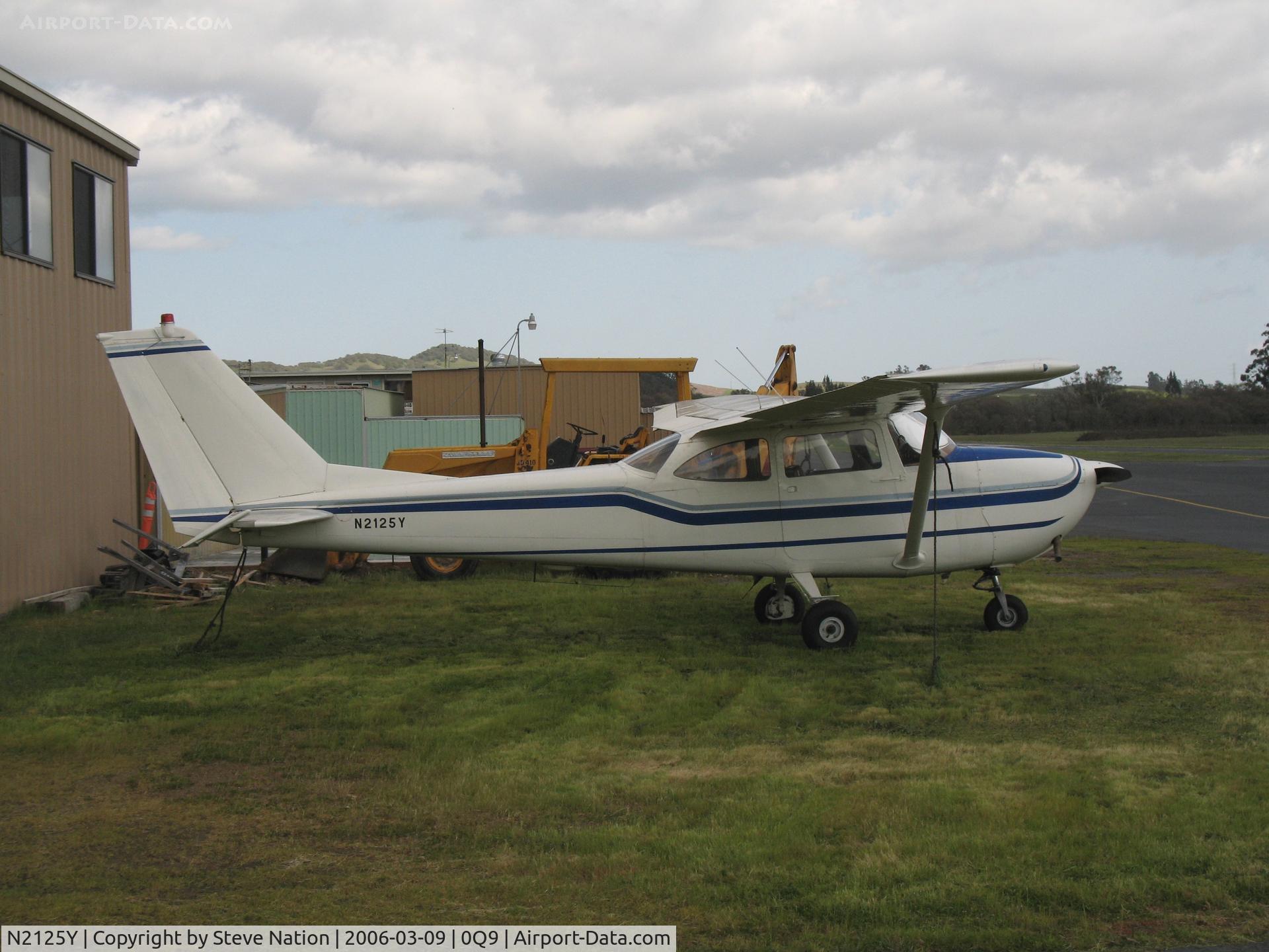 N2125Y, 1962 Cessna 172D C/N 17249625, 1962 Cessna 172D at Sonoma Airpark, CA
