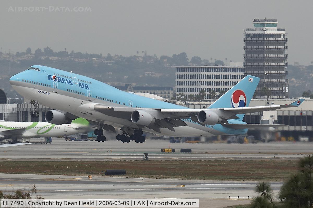 HL7490, 1994 Boeing 747-4B5 C/N 27177, Korean Air HL7490 (747-4B5) -FLT KAL18 - departing LAX RWY 25R enroute to Seoul, Korea (Incheon International Airport - RKSI).