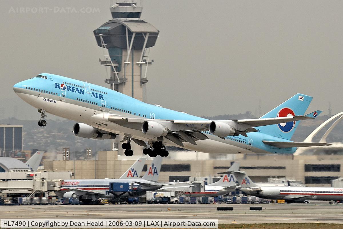 HL7490, 1994 Boeing 747-4B5 C/N 27177, Korean Air HL7490 (747-4B5) -FLT KAL18 - departing LAX RWY 25R enroute to Seoul, Korea (Incheon International Airport - RKSI).