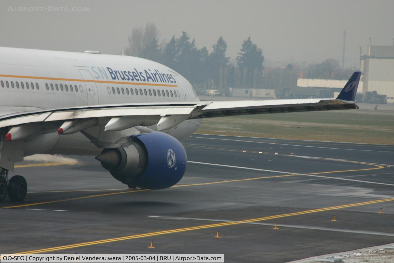 OO-SFO, 1994 Airbus A330-301 C/N 045, last meters to rnw 25R