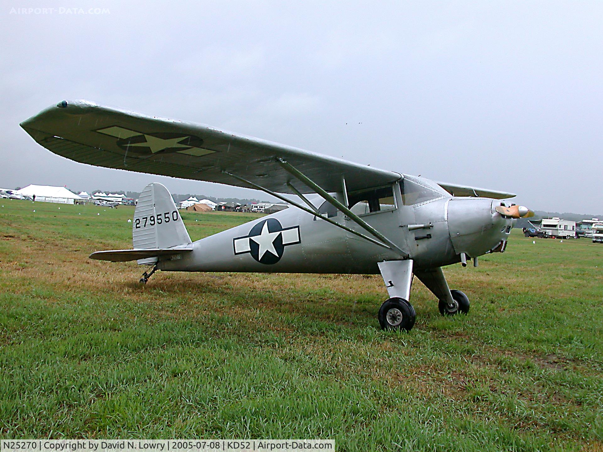 N25270, 1940 Luscombe 8C Silvaire C/N 1177, N25270 on the grass KD52.