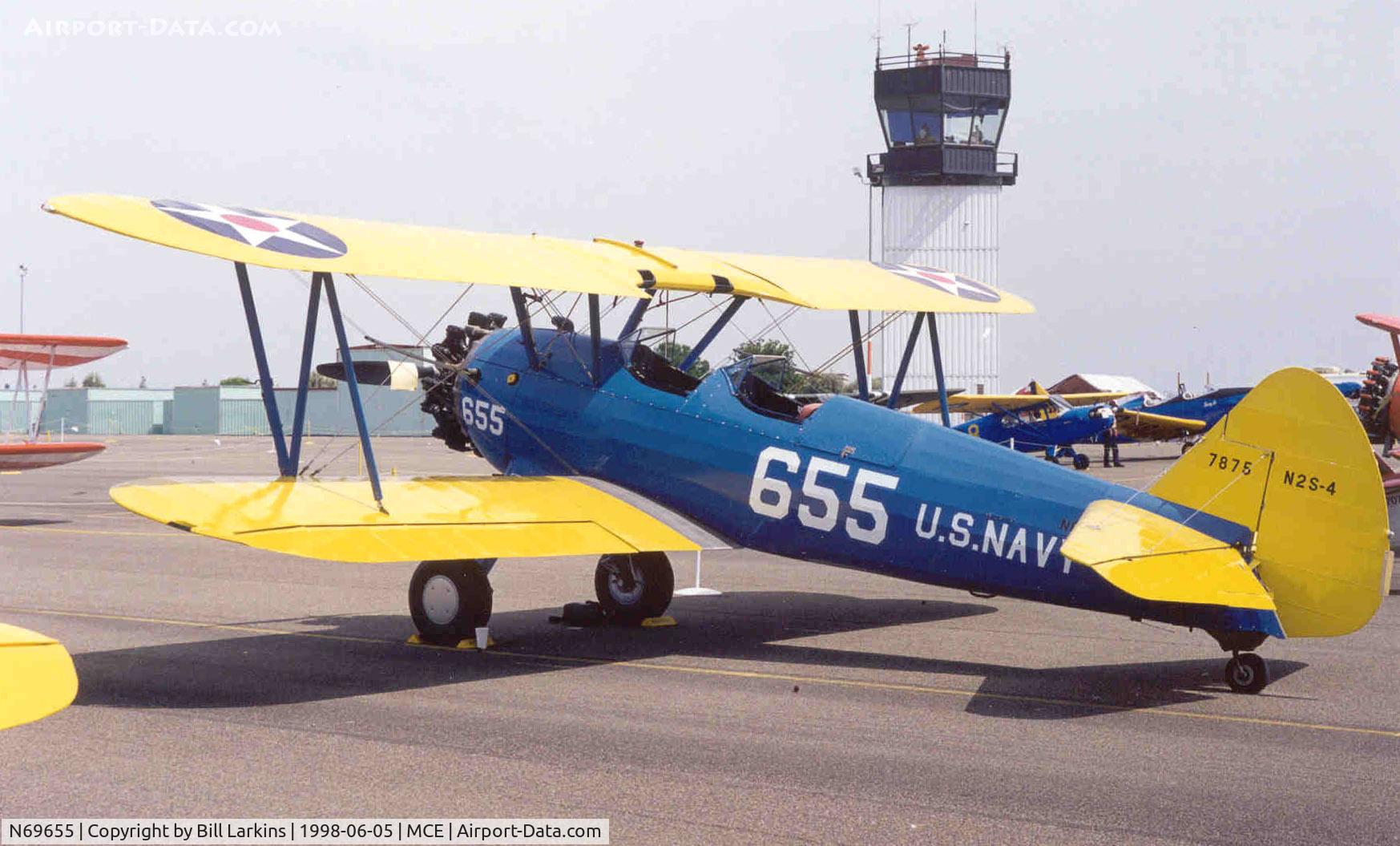 N69655, 1942 Boeing A75N1(PT17) C/N 75-3622, As Navy N2S-4