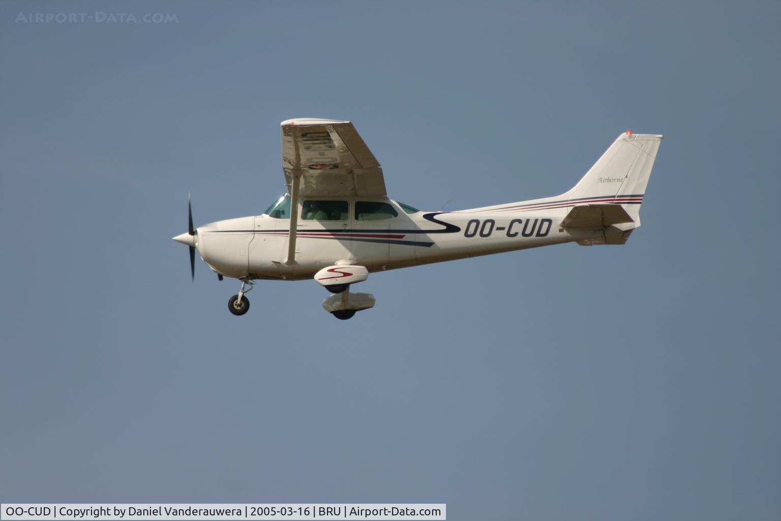 OO-CUD, Cessna 172N C/N 17270426, short to land on rnw 25R