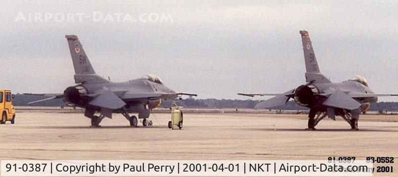 91-0387, 1991 General Dynamics F-16CM Fighting Falcon C/N CC-85, Two Falcons from Shaw, AFB.  East Coast Viper Demo team, having to stand down due to the show being WXD
