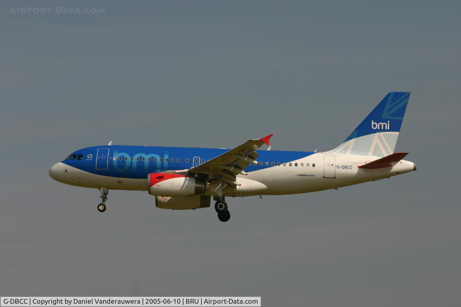 G-DBCC, 2004 Airbus A319-131 C/N 2194, short to land on rnw 25L