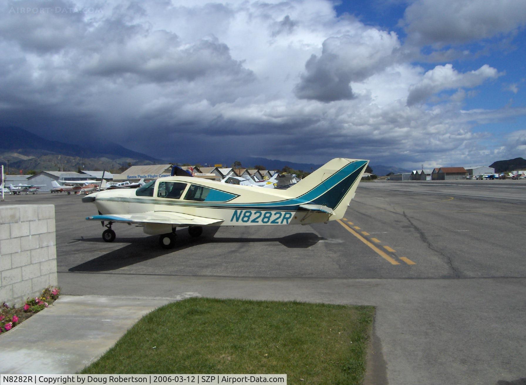 N8282R, 1972 Bellanca 17-30A Viking C/N 30468, 1972 Bellanca 17-30A VIKING, Continental IO-520 285 Hp, refueling