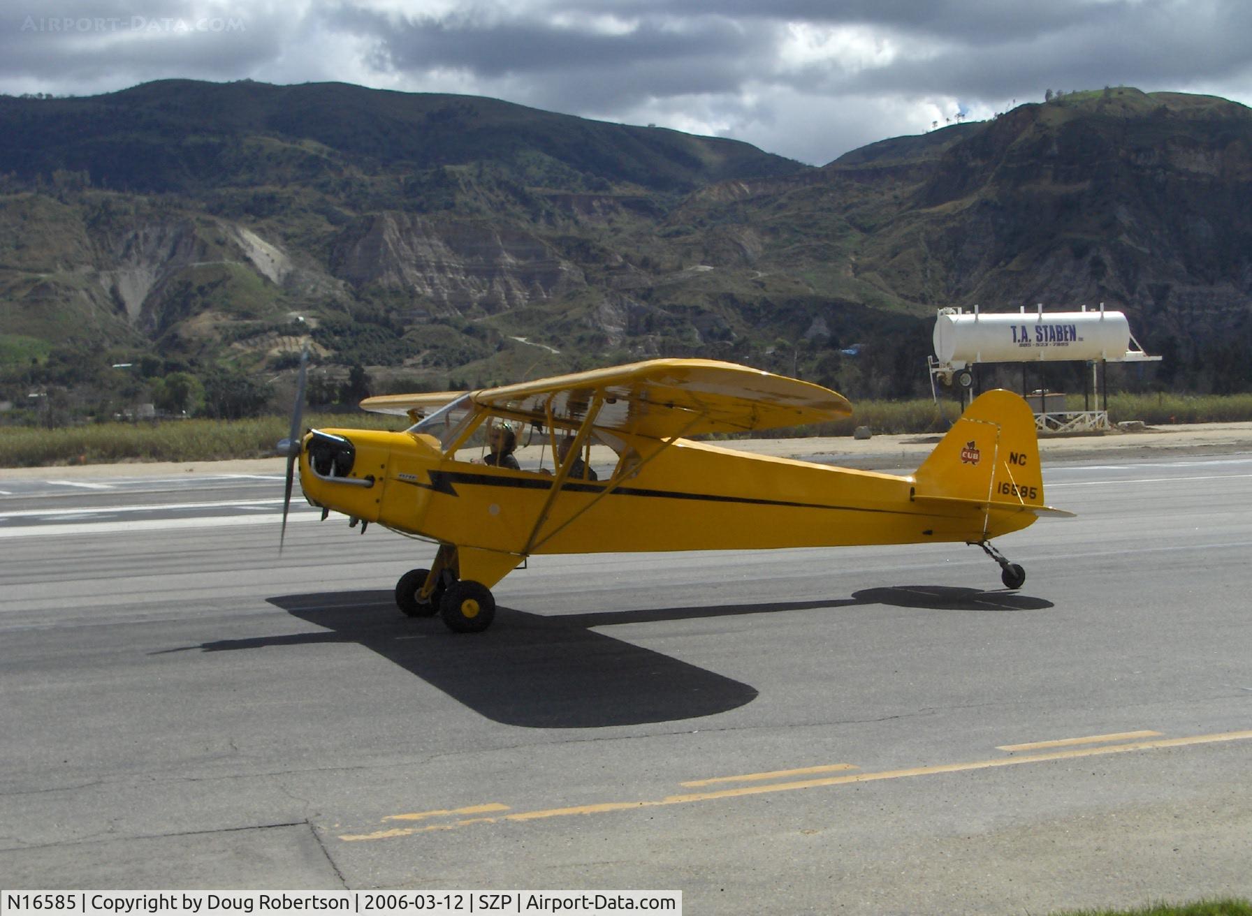 N16585, 1946 Piper J-3C-65 Cub C/N RH 17868, 1946 Piper-Hoesch J3C 65 CUB, Continental C85 85 Hp, Experimental class, taxi