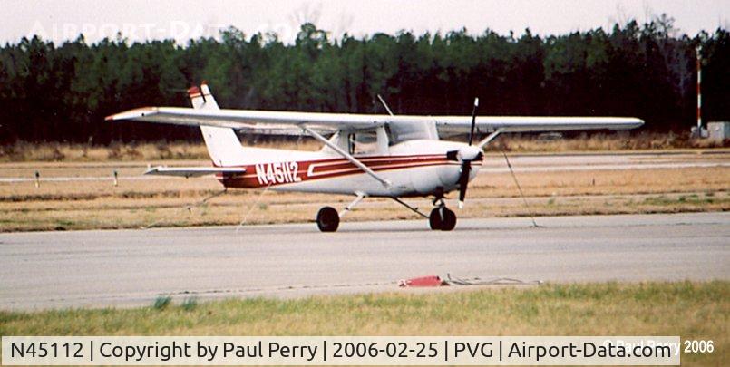 N45112, 1975 Cessna 150M C/N 15076739, Cessna sitting on the ramp near her almost-twin.