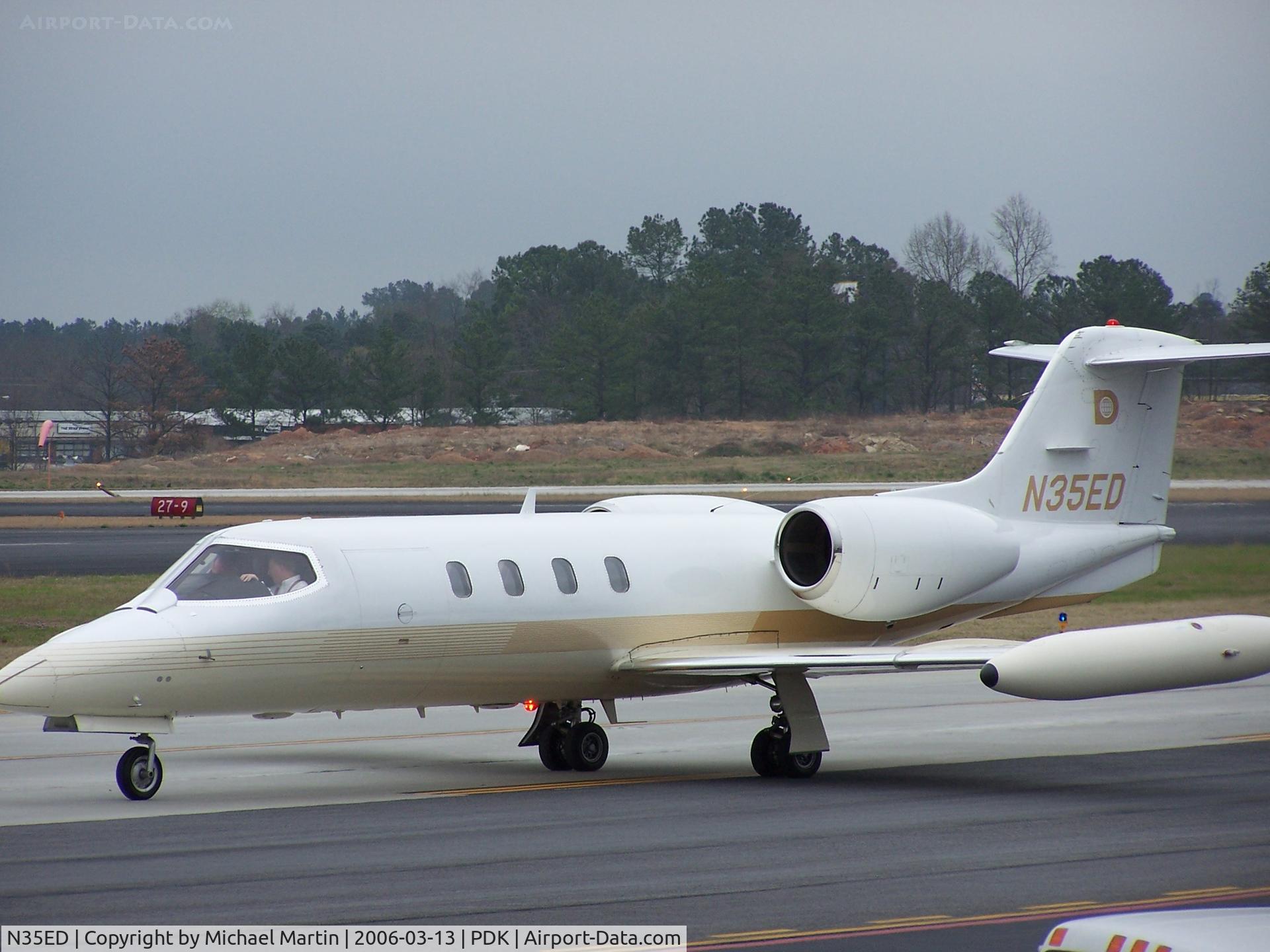 N35ED, 1979 Gates Learjet 35A C/N 215, Taxing from Mercury Air Service