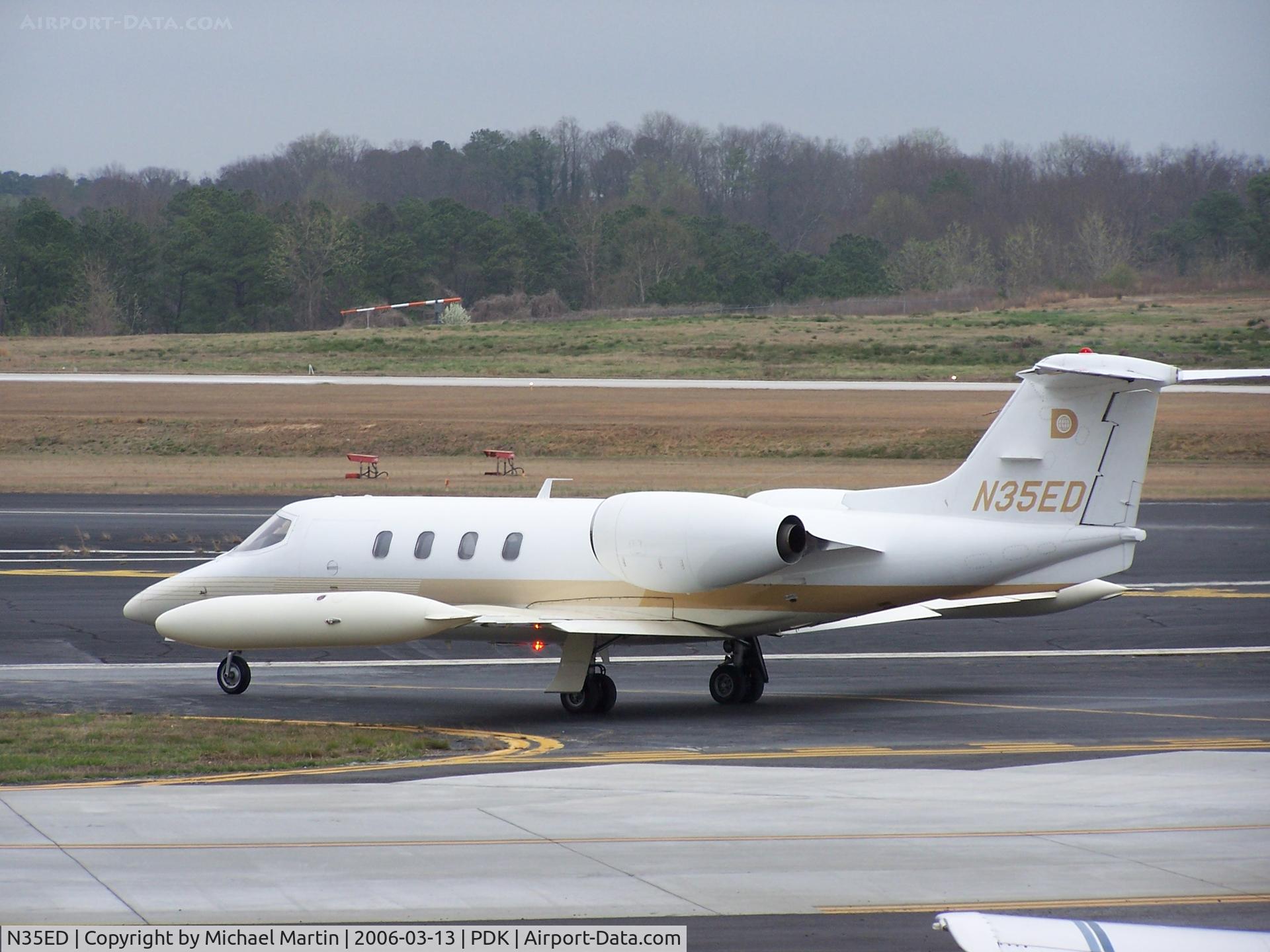 N35ED, 1979 Gates Learjet 35A C/N 215, Taxing to 20L