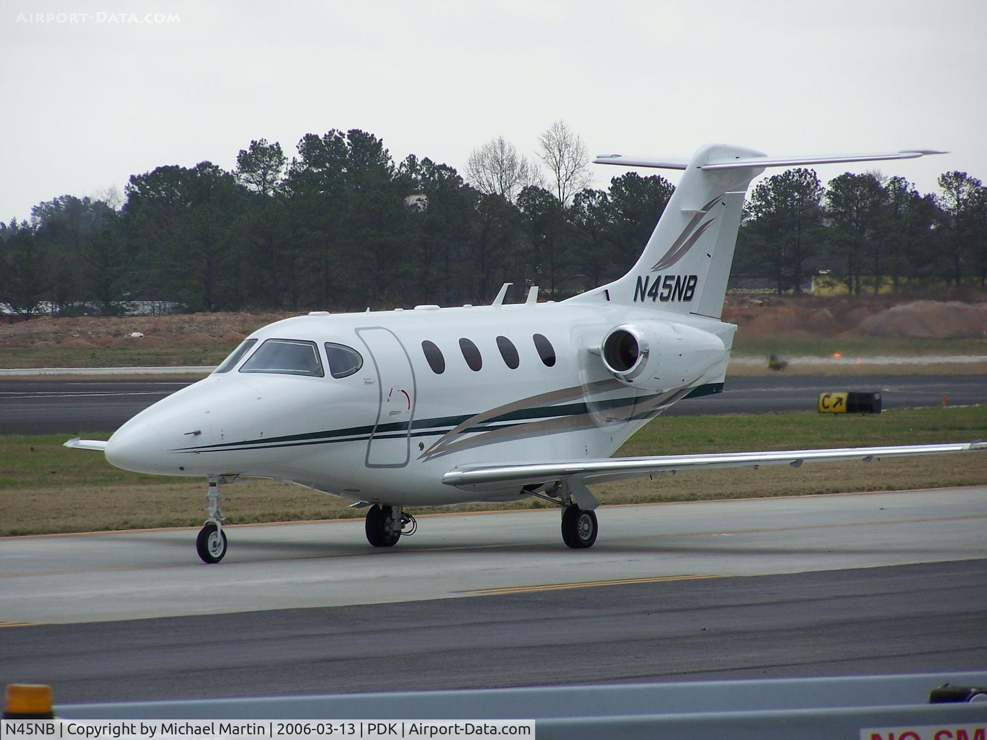 N45NB, 2004 Raytheon Aircraft Company 390 C/N RB-91, Taxing to 20L