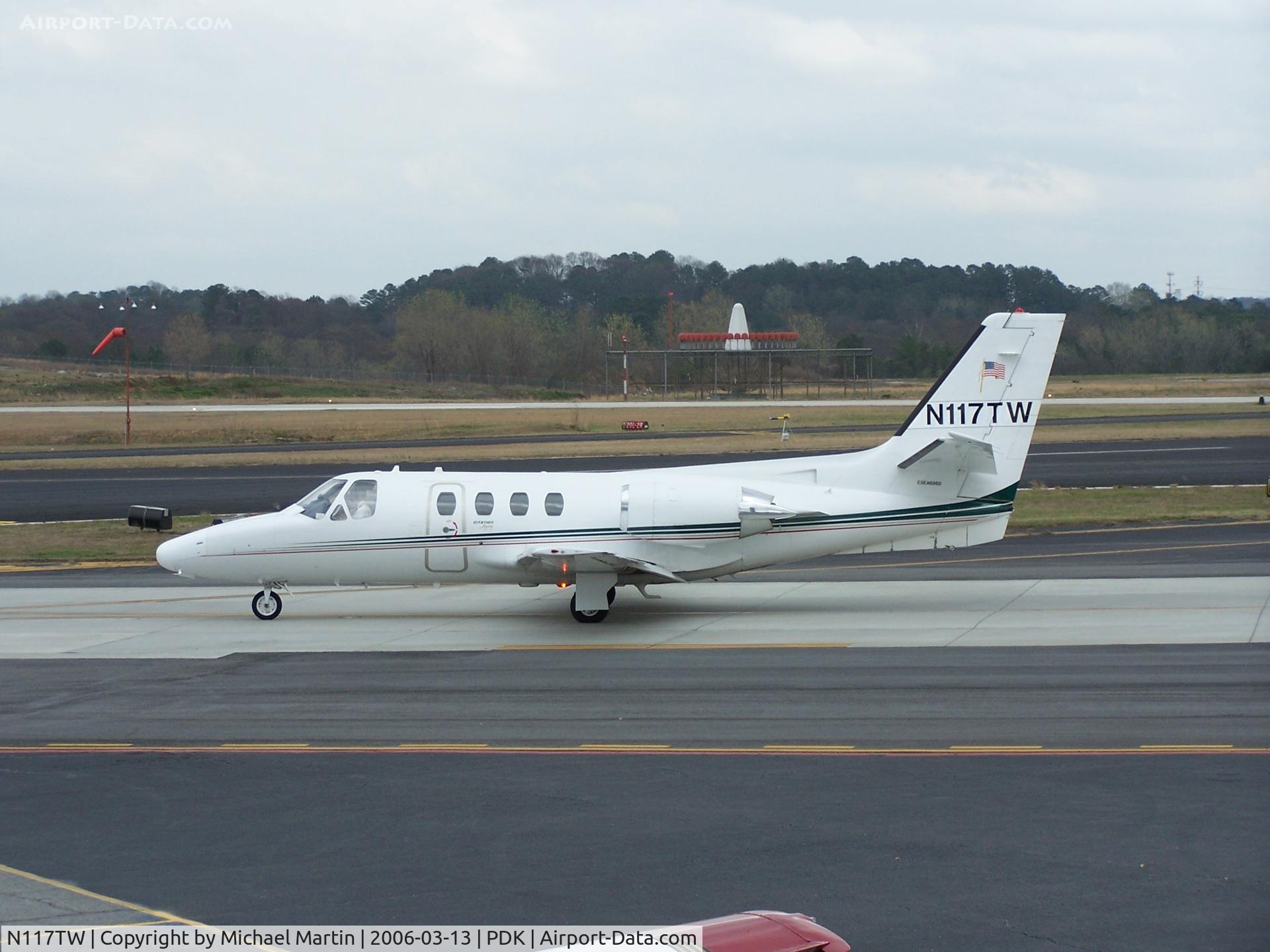 N117TW, 1972 Cessna 500 Citation I C/N 500-0059, Taxing to 20L