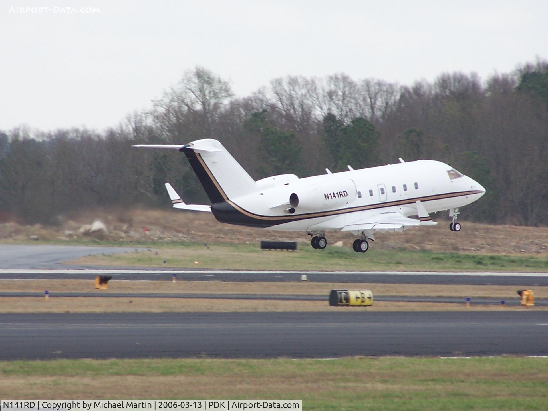 N141RD, 1982 Canadair Challenger 600S (CL-600-1A11) C/N 1041, Departing PDK on 20L