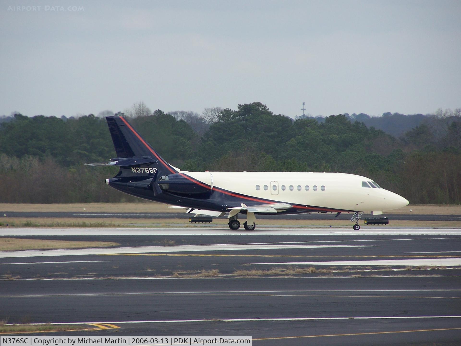 N376SC, 2005 Dassault Falcon 2000EX C/N 57, Landing 20L - Steelcase Furniture - Nice Paint!