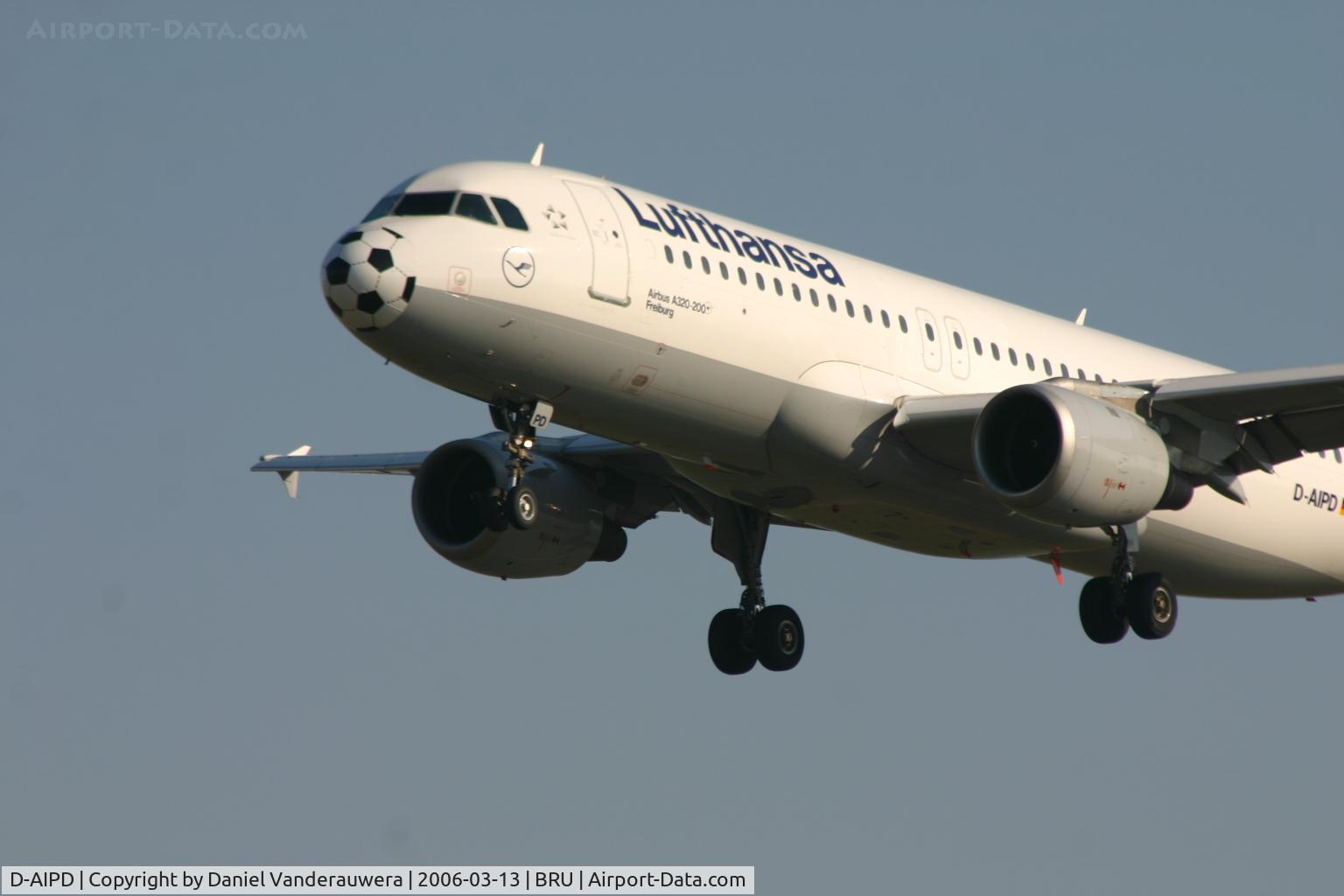 D-AIPD, 1989 Airbus A320-211 C/N 0072, noose shows support to soccer