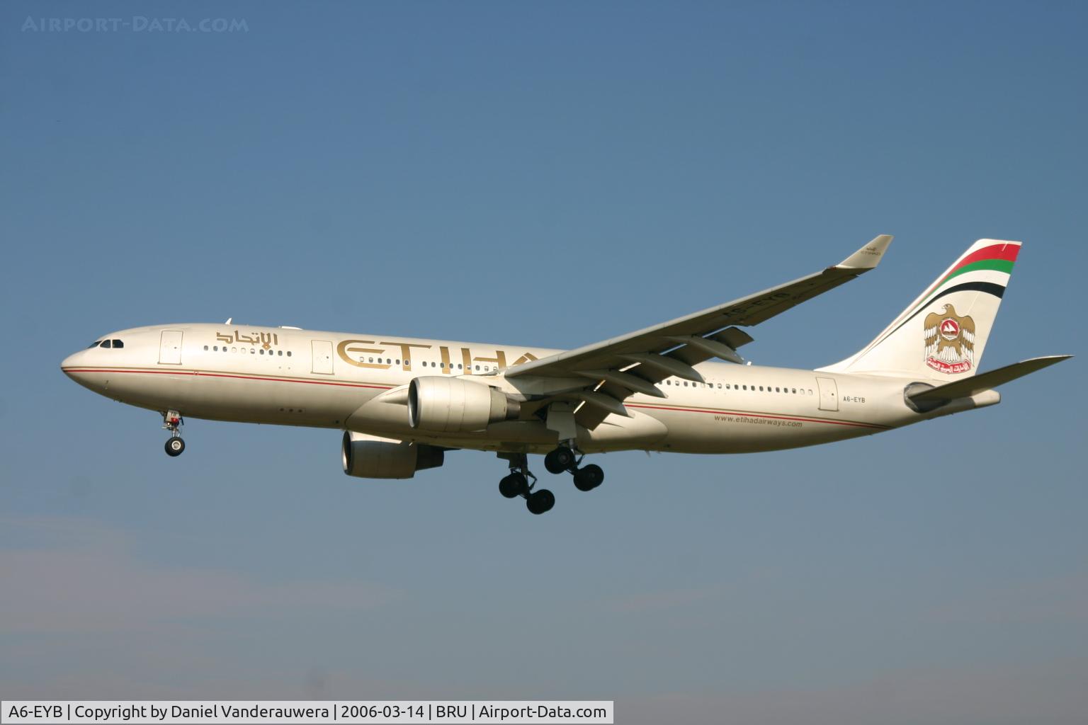 A6-EYB, 1999 Airbus A330-223 C/N 259, arrival of flight EY502 on rnw 25L