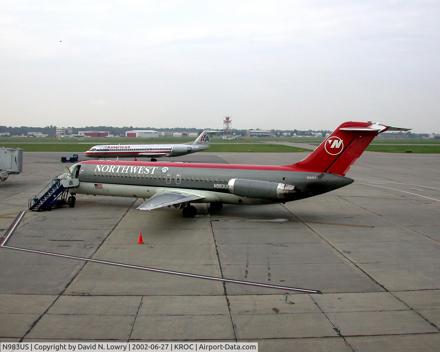 N983US, 1969 Douglas DC-9-32 C/N 47282, N983US at KROC