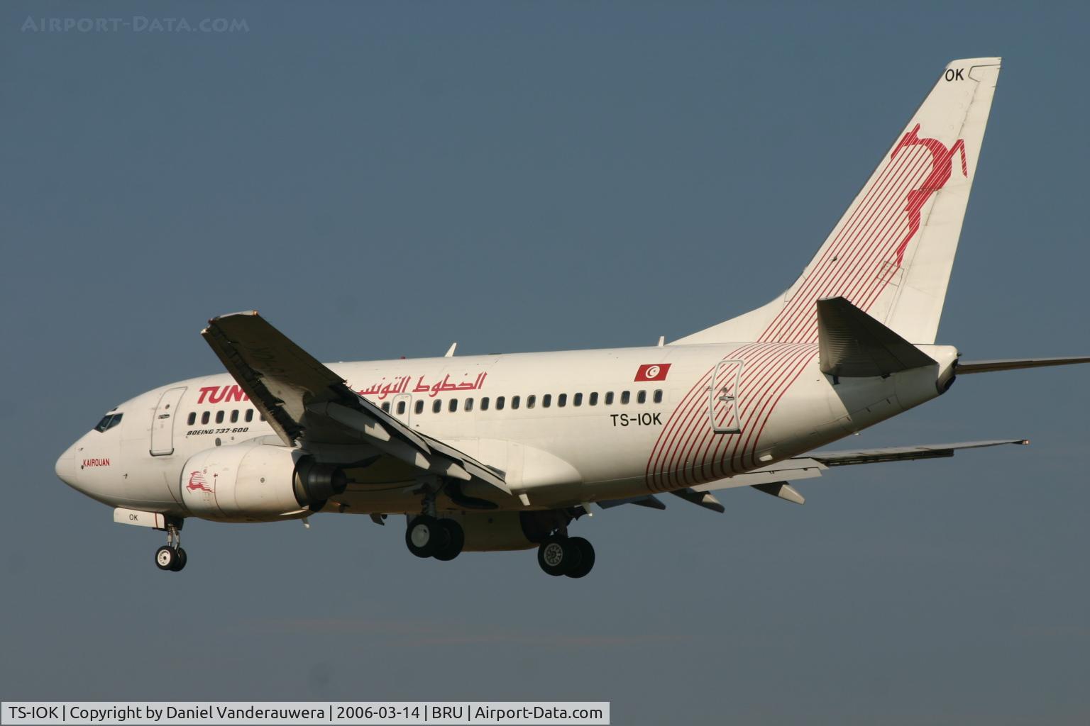 TS-IOK, 1999 Boeing 737-6H3 C/N 29496, KAIROUAN  is short to land on rnw 25L