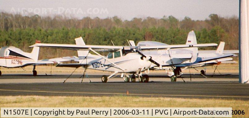 N1507E, 1978 Cessna 172N C/N 17271028, Over on the large ramp, with the Yak right behind her