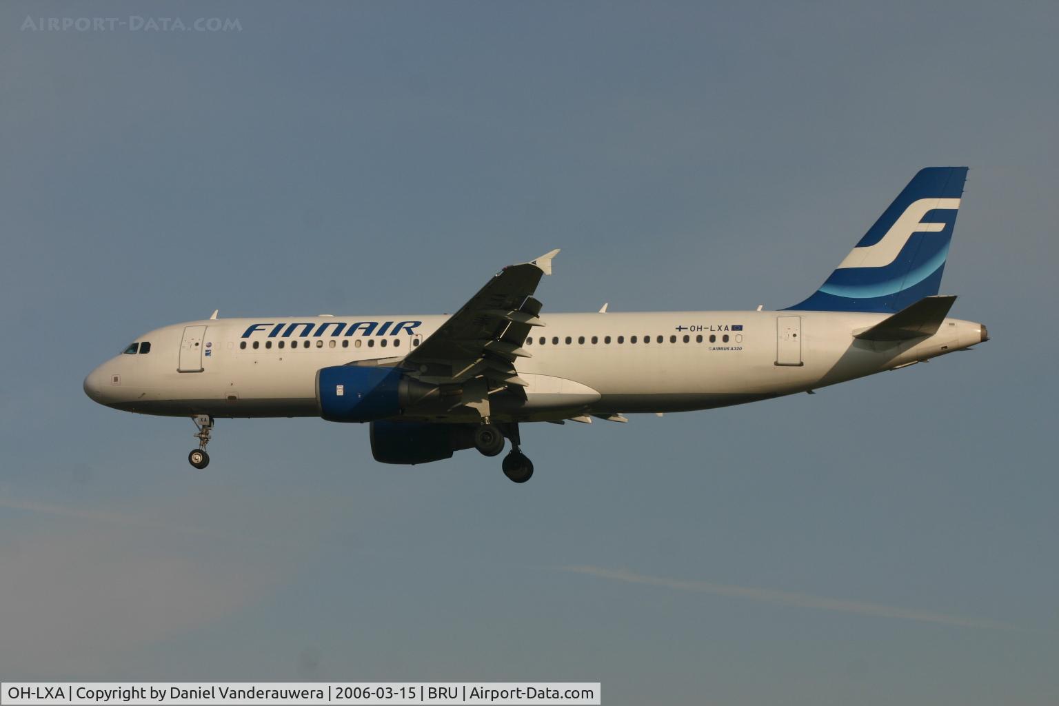OH-LXA, 2001 Airbus A320-214 C/N 1405, arrival of flight AY811