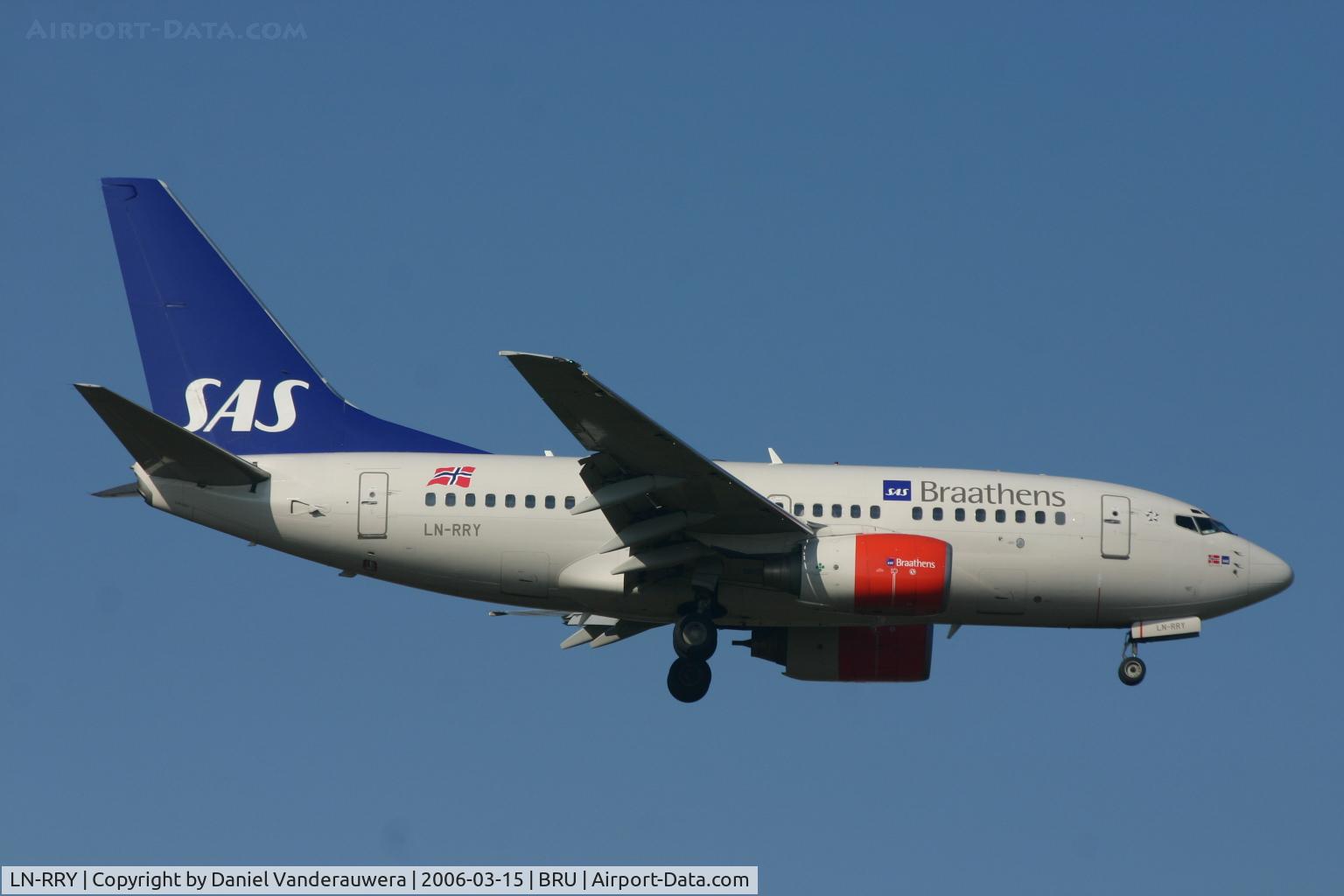 LN-RRY, 1998 Boeing 737-683 C/N 28297, short to land on rnw 02