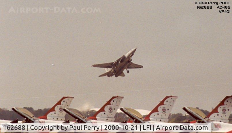 162688, Grumman F-14A Tomcat C/N 534, Bounding into the air for her demo, presented by the Grim Reapers