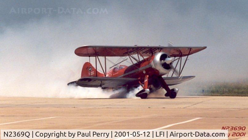 N2369Q, 1940 Waco UPF-7 C/N 5387, The full smoke donut.  What a showman!