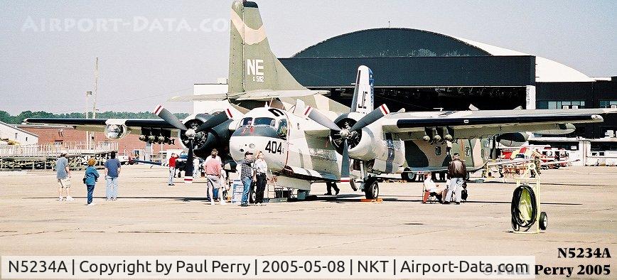 N5234A, Grumman US-2B Tracker (G89) C/N 313, The Tracker and some of her crew, taking in the airshow