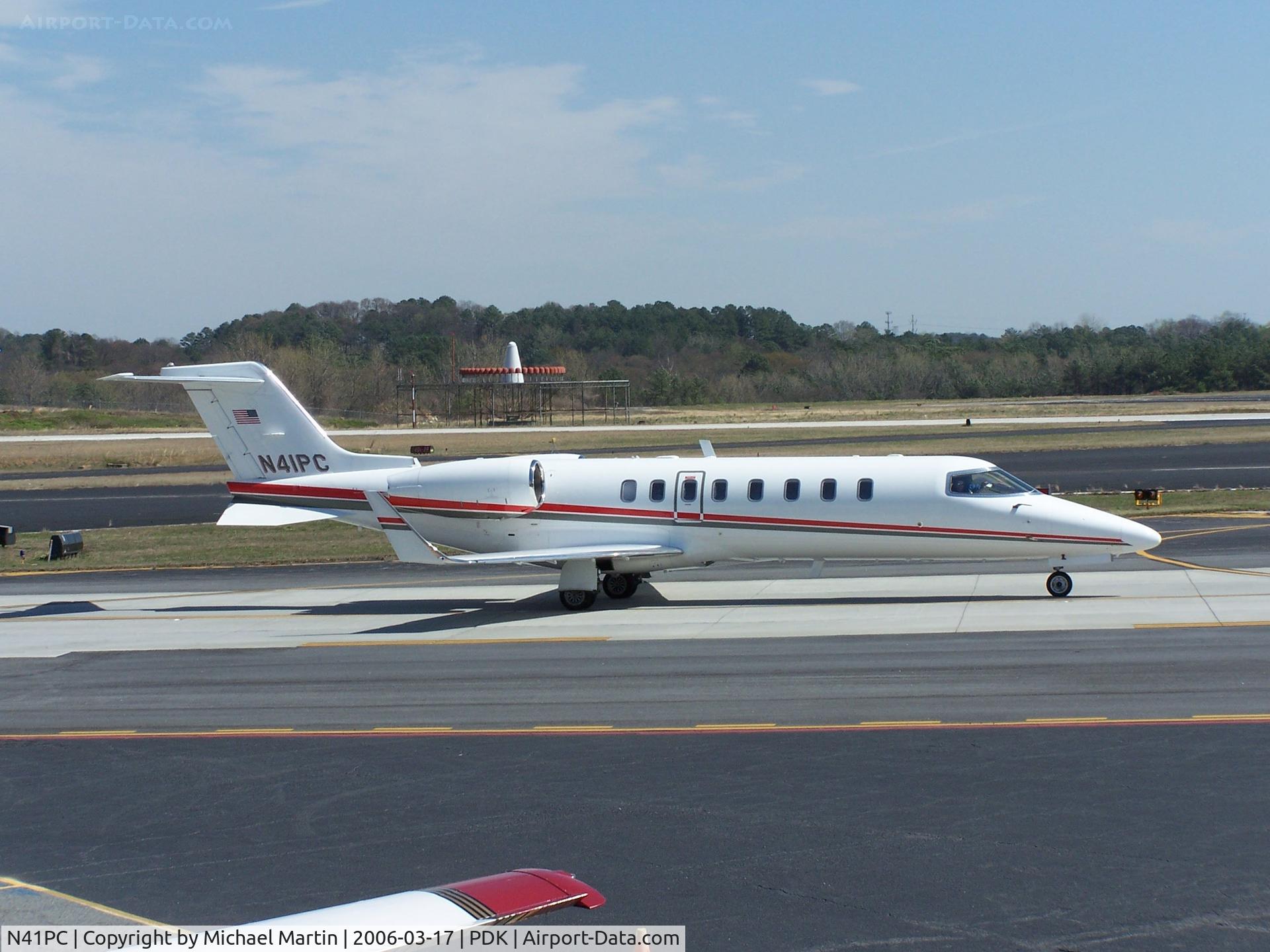 N41PC, 2008 Learjet 45 C/N 387, Taxing to Runway 2R