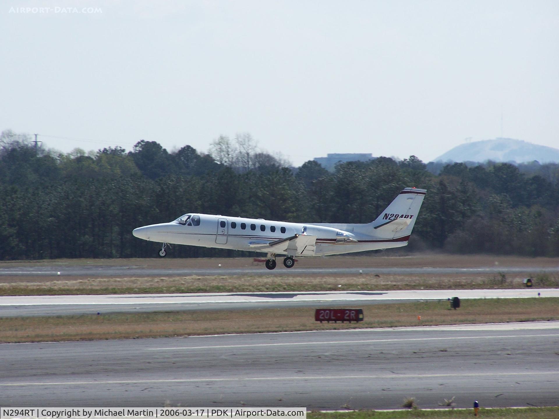 N294RT, 1995 Cessna 560 C/N 560-0264, Departing PDK
