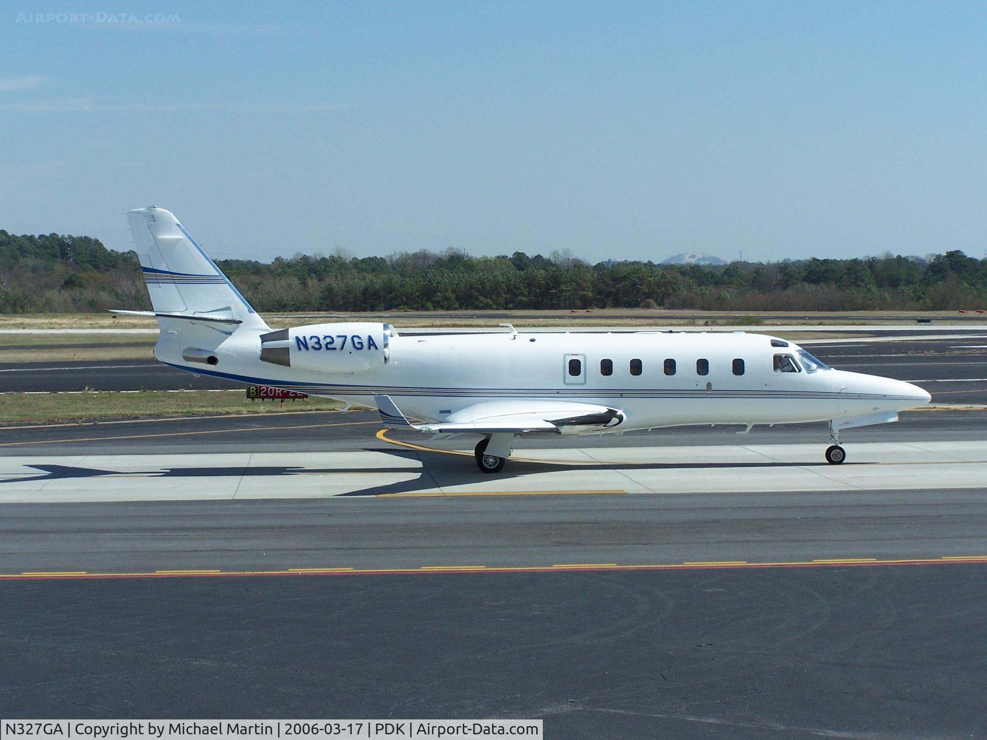 N327GA, 2005 Israel Aircraft Industries Gulfstream 100 C/N 157, Taxing to Runway 20R