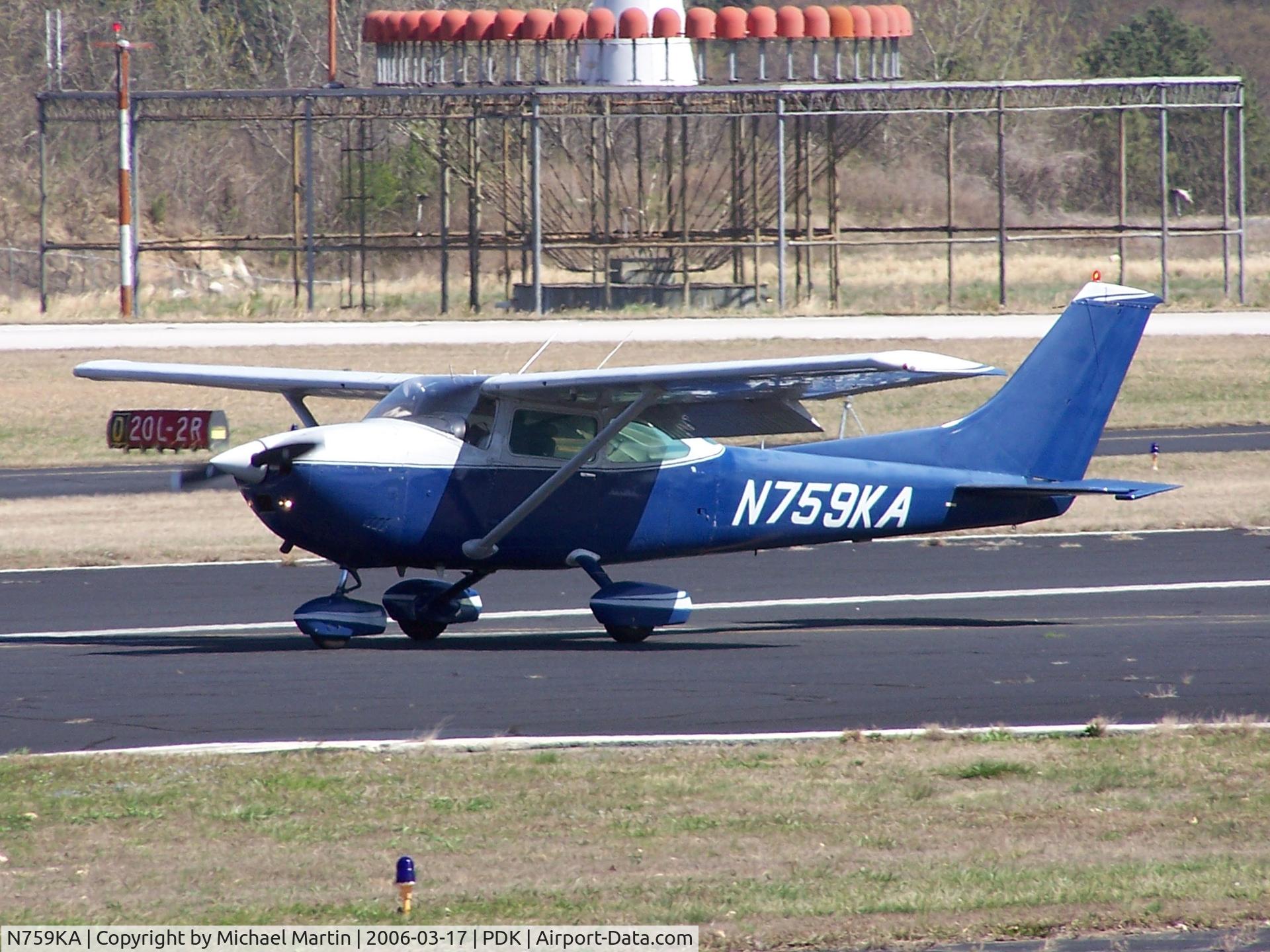 N759KA, 1978 Cessna 182Q Skylane C/N 18266044, Taxing back from flight