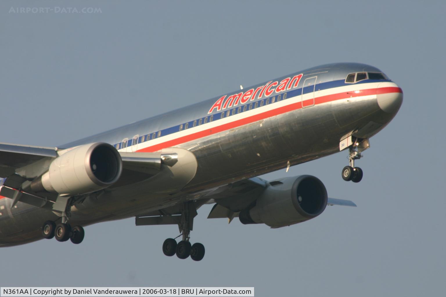 N361AA, 1988 Boeing 767-323 C/N 24042, arrival of flight AA088 from ORD