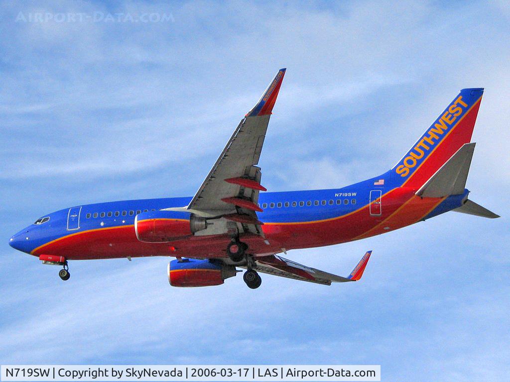 N719SW, 1998 Boeing 737-7H4 C/N 27853, Southwest Airlines /  Boeing 737-7H4