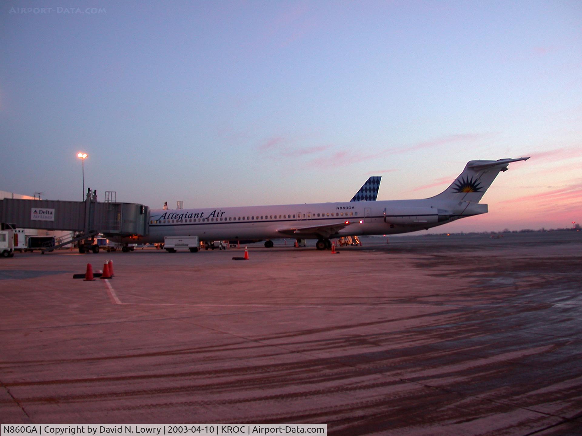 N860GA, 1989 McDonnell Douglas MD-83 (DC-9-83) C/N 49786, N860GA at the gate KROC