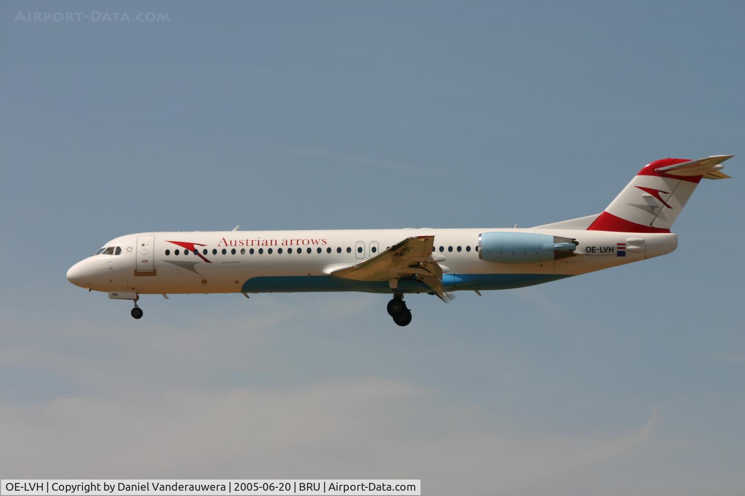 OE-LVH, 1993 Fokker 100 (F-28-0100) C/N 11456, arrival of flight OS353