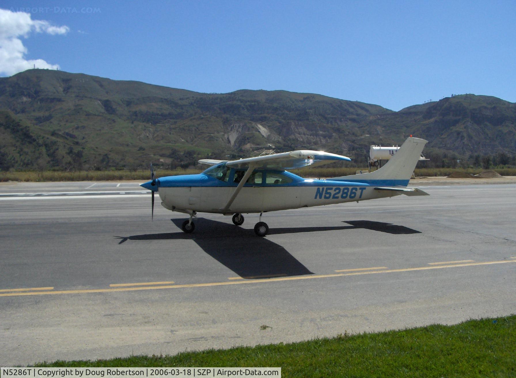 N5286T, 1984 Cessna R182 Skylane RG C/N R18201849, 1984 Cessna R182 SKYLANE, Lycoming IO-540, taxi