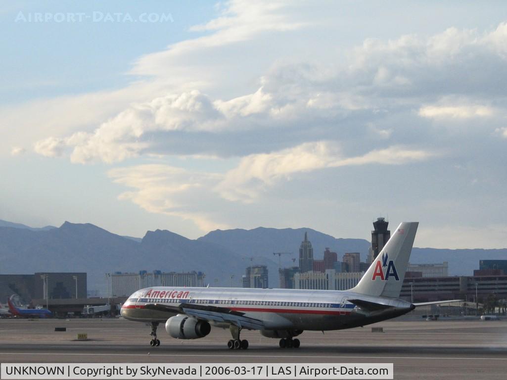 UNKNOWN, Airliners Various C/N Unknown, American Airlines / It's hard to catch the tail numbers on these shiney craft.