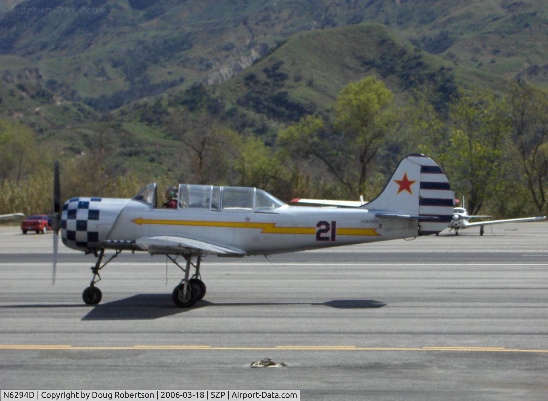N6294D, 1983 Yakovlev Yak-52 C/N 833611, 1983 Yakovlev YAK 52, Vedeneev (Ivchenko) M-14P 360 Hp radial, taxi to Runway 22
