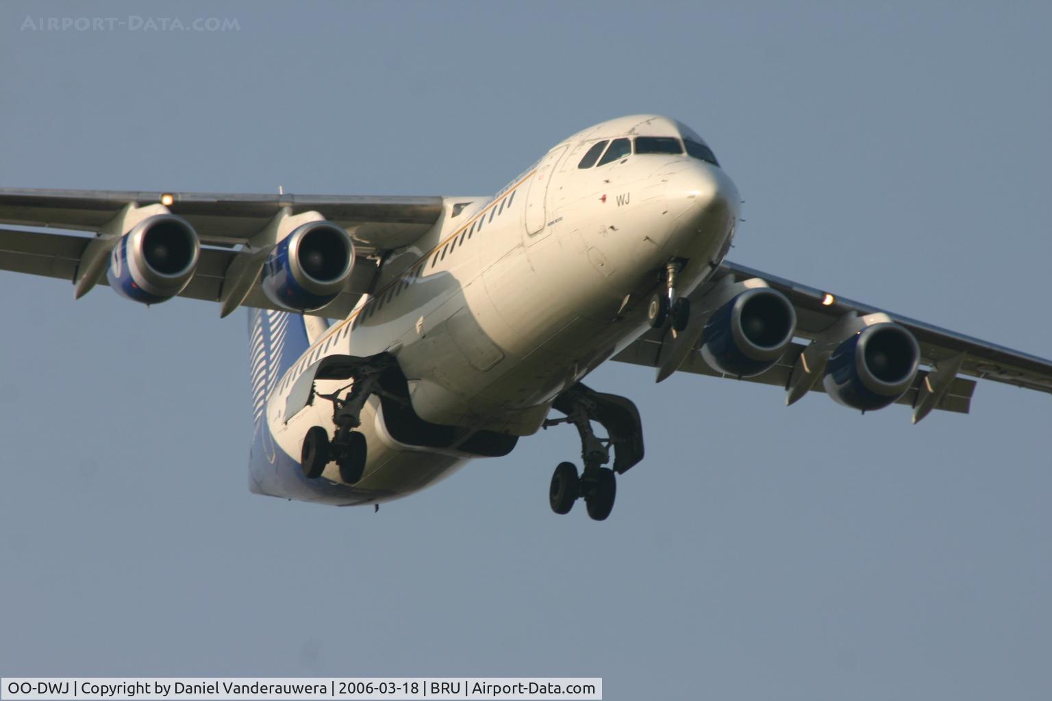 OO-DWJ, 1999 British Aerospace Avro 146-RJ100 C/N E3355, close-up of OO-DWJ