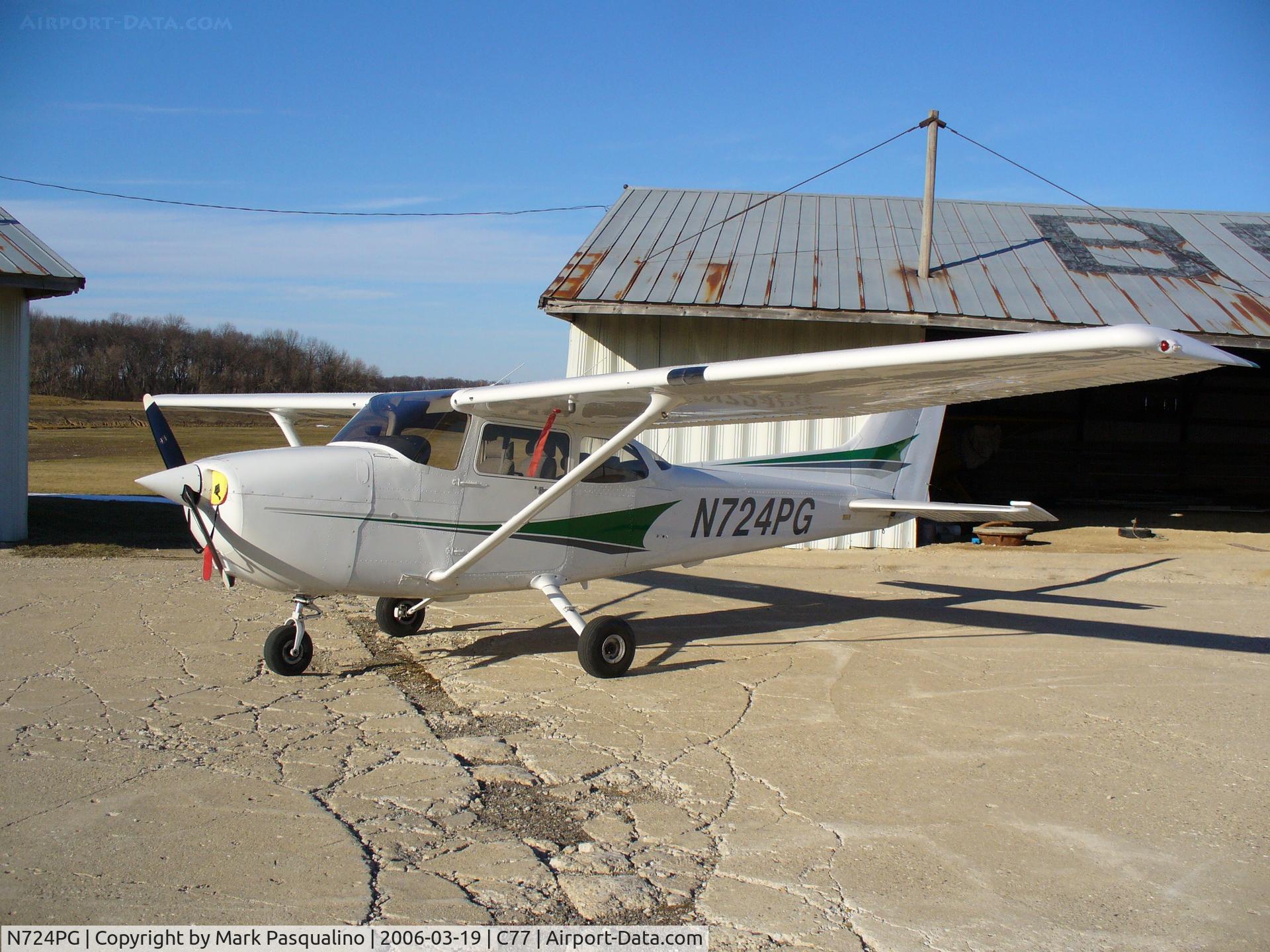 N724PG, 1998 Cessna 172R C/N 17280613, Cessna 172R