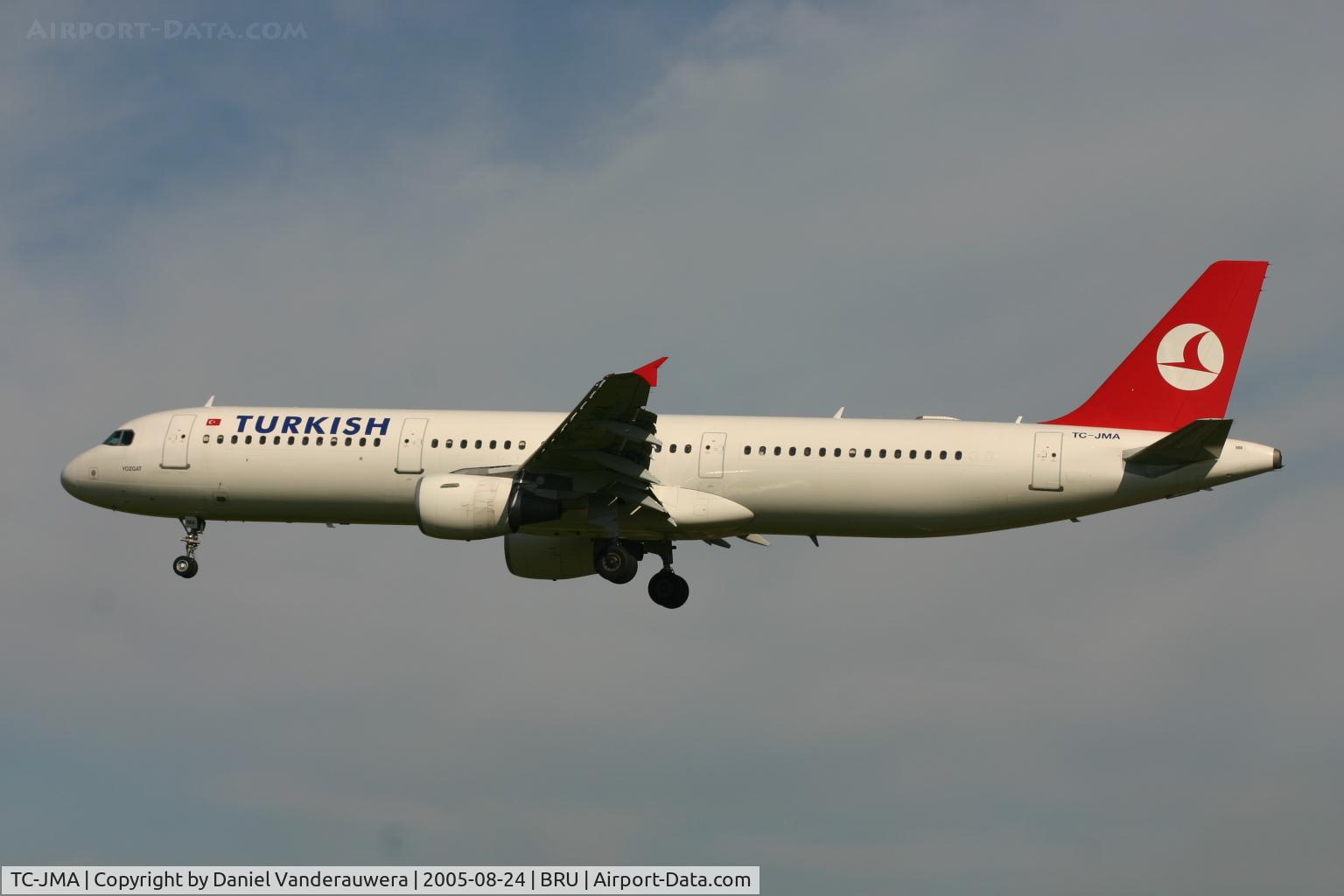 TC-JMA, 1995 Airbus A321-111 C/N 522, arrival on rnw 25L