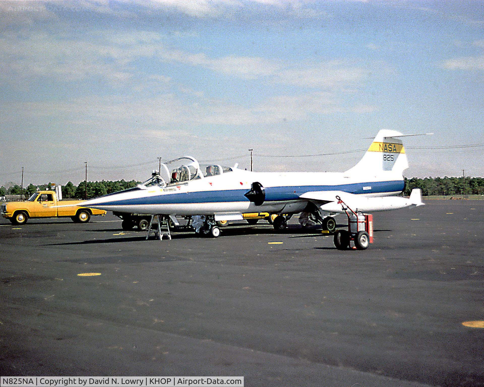 N825NA, Lockheed TF-104G C/N 583D-5939, N825NA on the ramp at KHOP summer 1981.