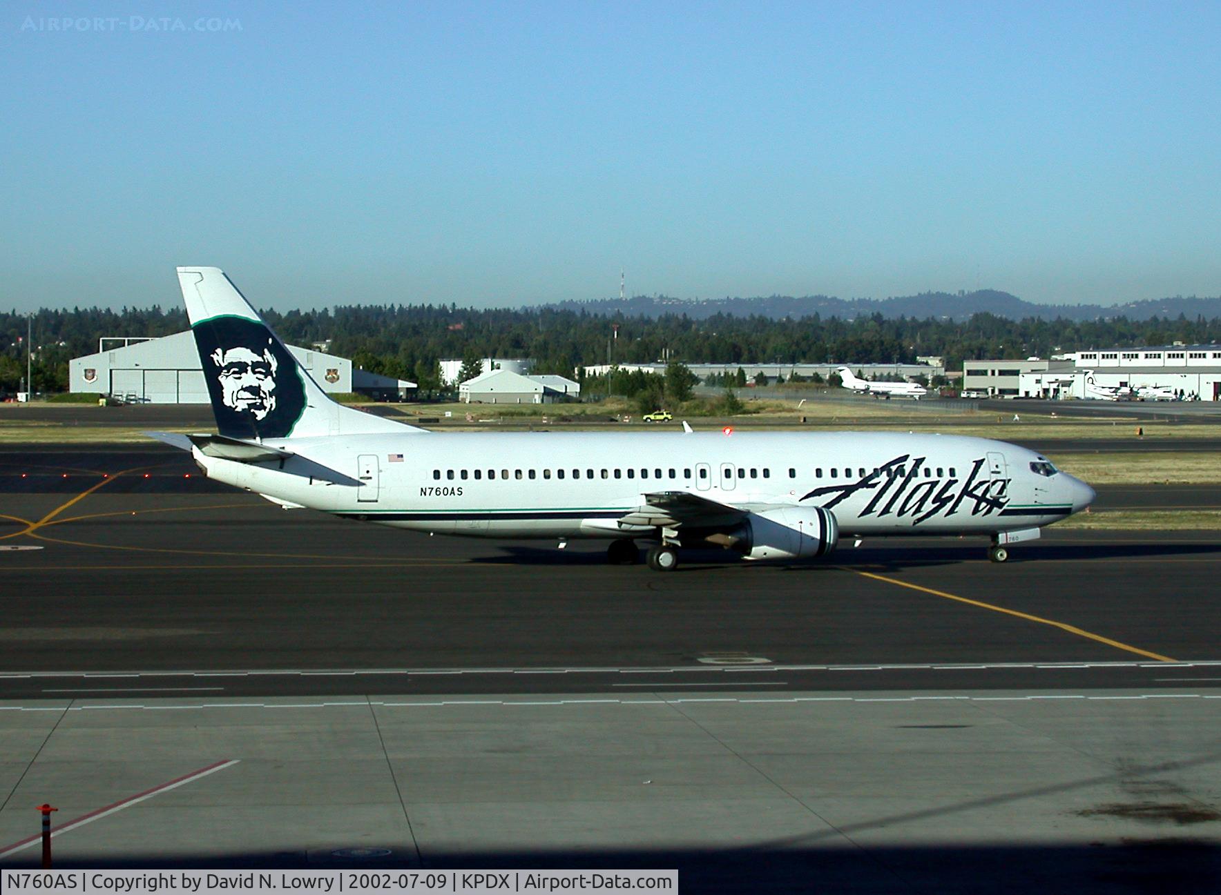 N760AS, 1992 Boeing 737-4Q8 C/N 25098, N760AS KPDX.
