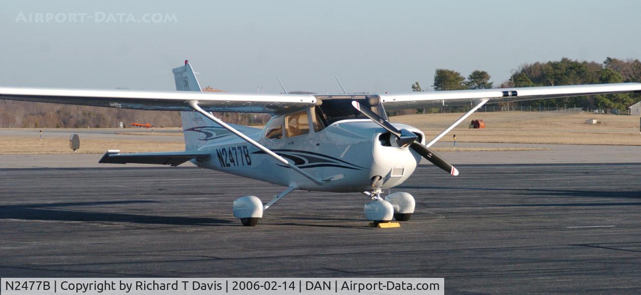 N2477B, 2005 Cessna 172S Skyhawk SP C/N 172S-10088, Parked at DAN