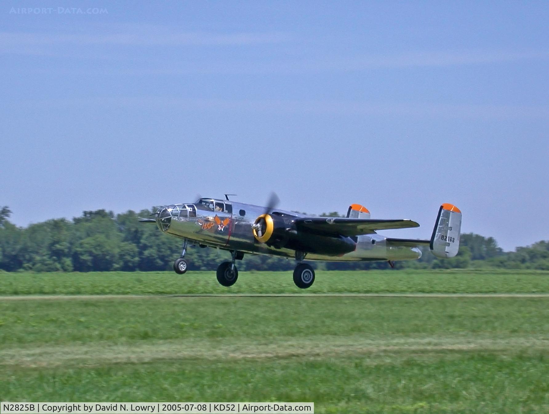 N2825B, 1940 North American RB-25 Mitchell C/N 62-2837, N2825B departing KD52.